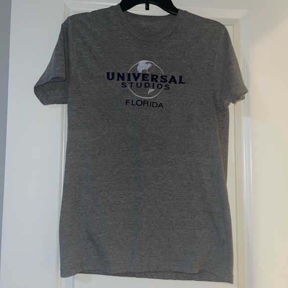 Universal Tops - Universal Florida T shirt 🎬